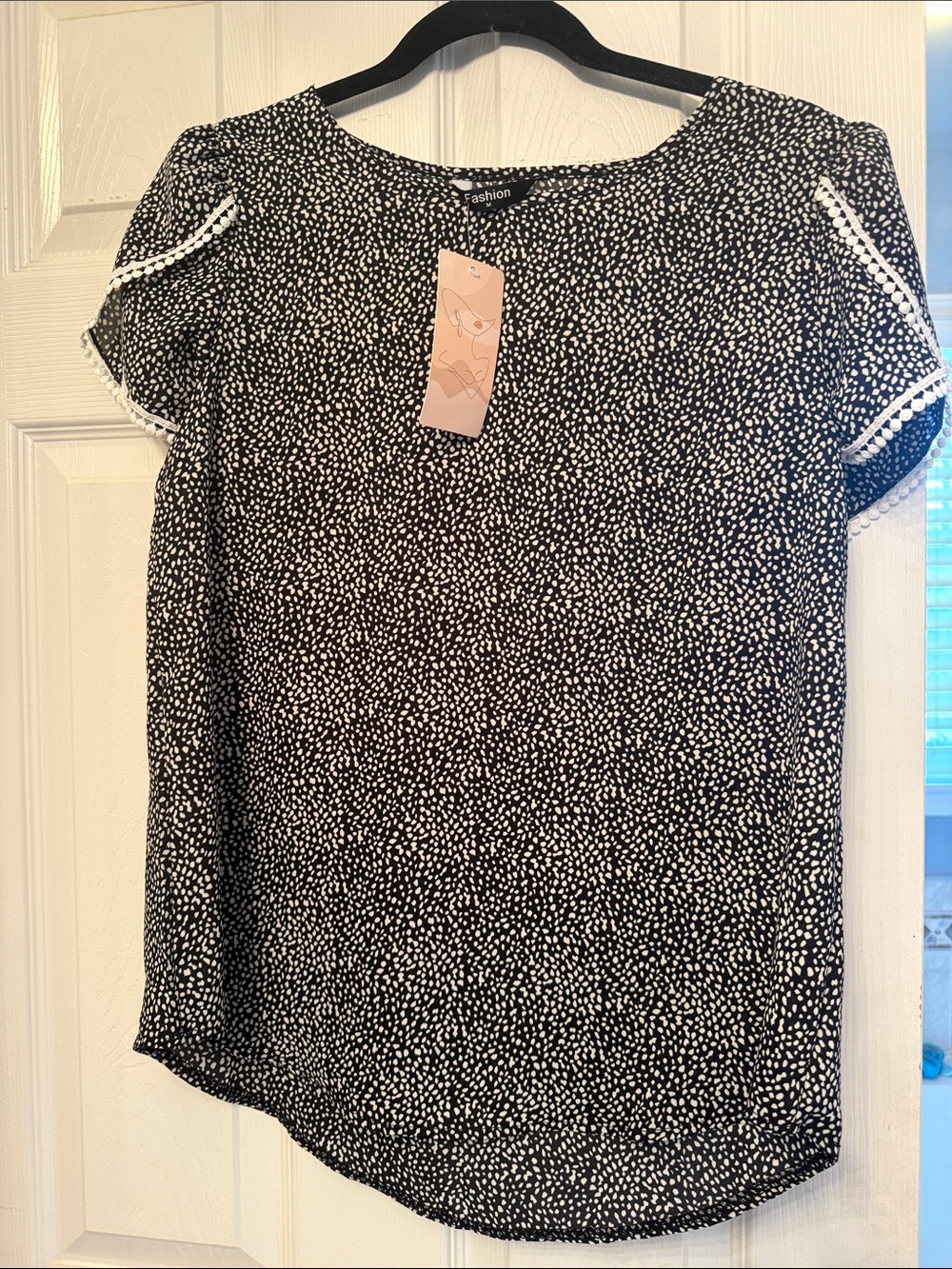 Amazon Black and White Speckled Short Sleeve Blouse